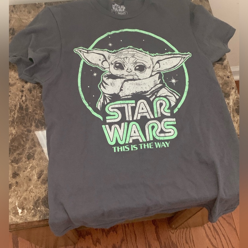 Star Wars The mandolorian The child aka baby yoda Graphic tee